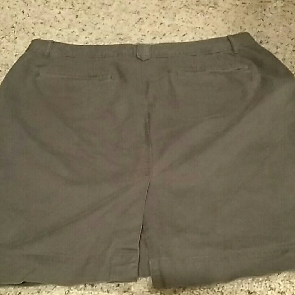 Old navy skirt. Size 12. - Picture 2 of 3